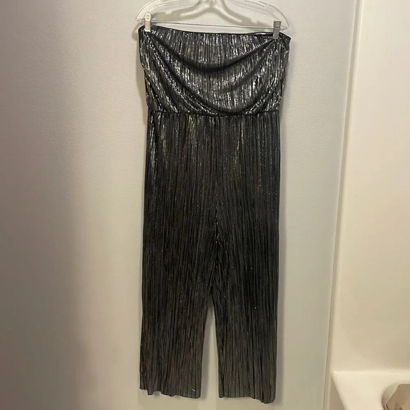𝅺wild Fable woman’s silver jumpsuit - Picture 1 of 8